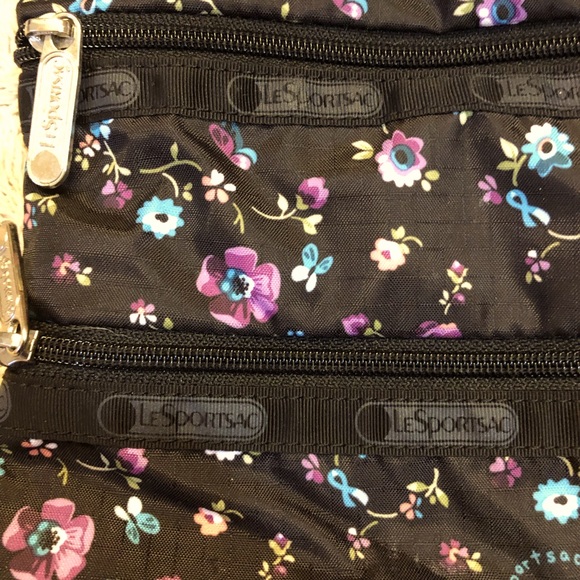 LeSportsac Womens multi color cross body adjustable length purse - Picture 2 of 7